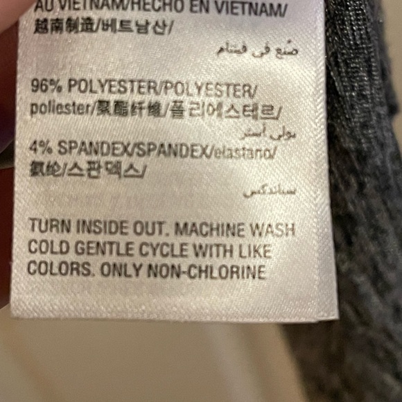 Sequence Top Size Small - Picture 5 of 12